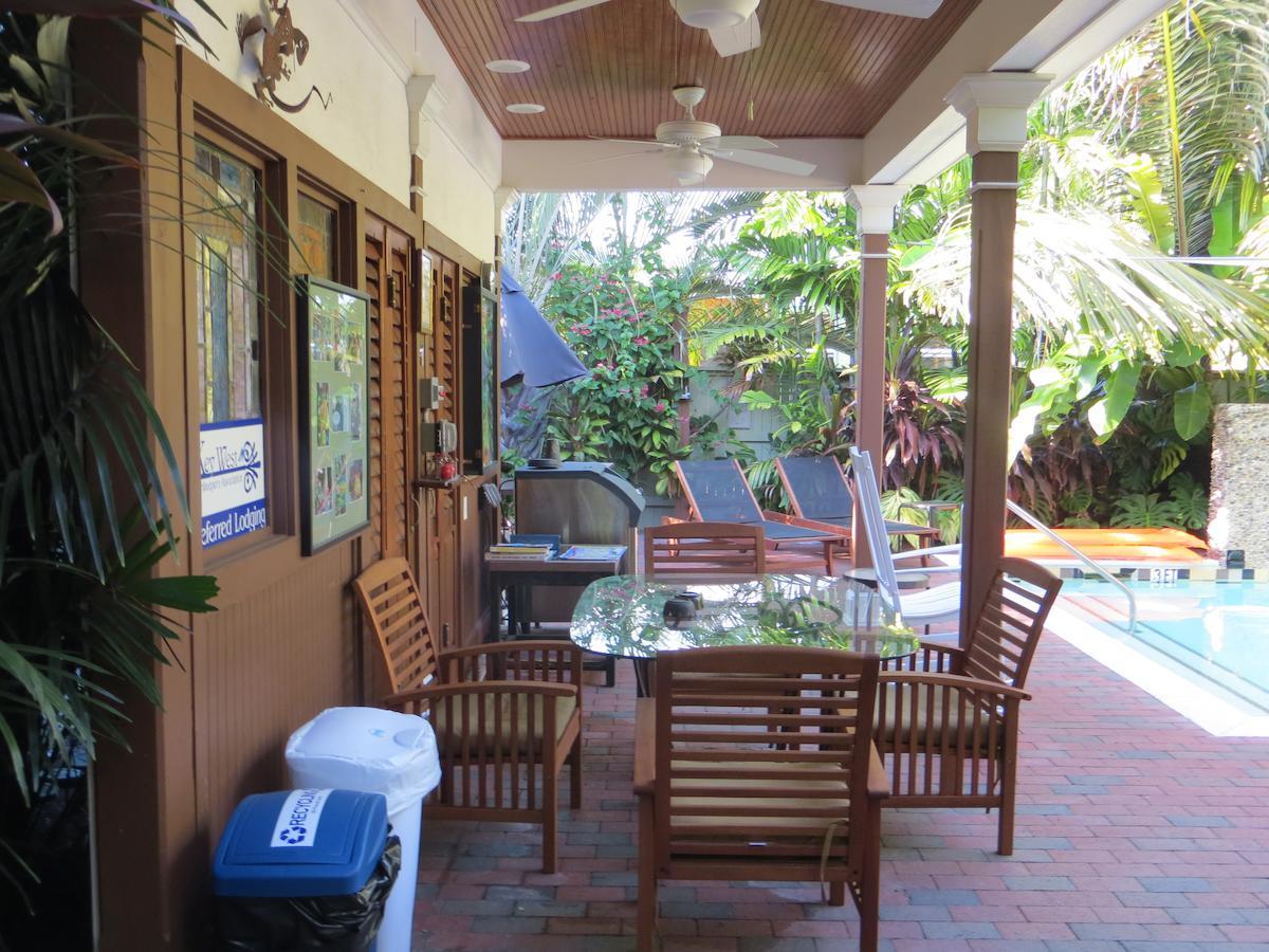 Travelers Palm Inn Key West Extérieur photo