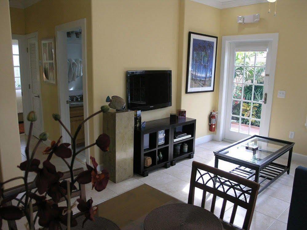 Travelers Palm Inn Key West Extérieur photo