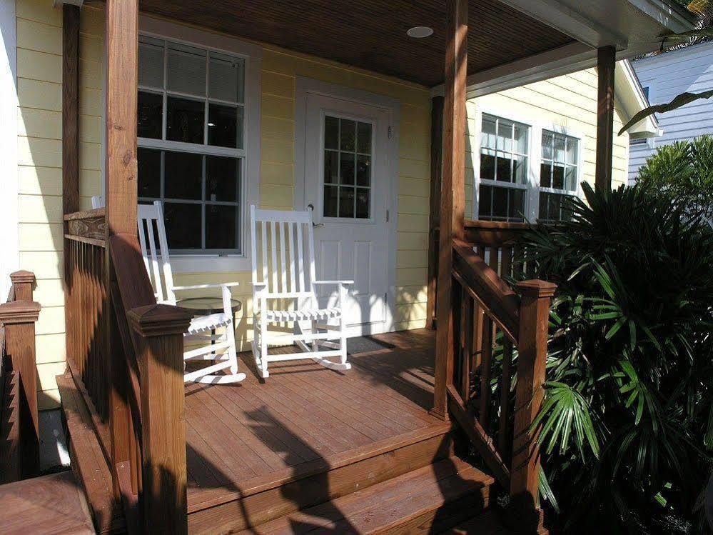 Travelers Palm Inn Key West Extérieur photo
